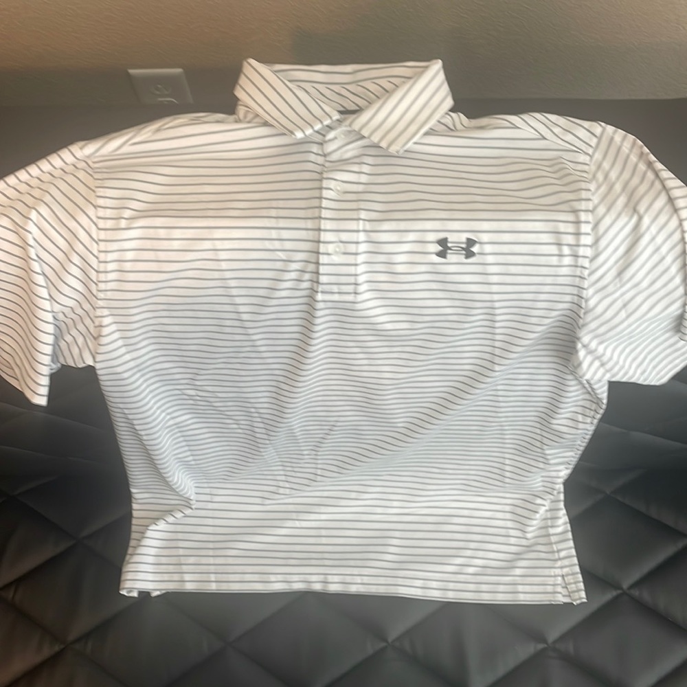 Mens under armour L loose fit